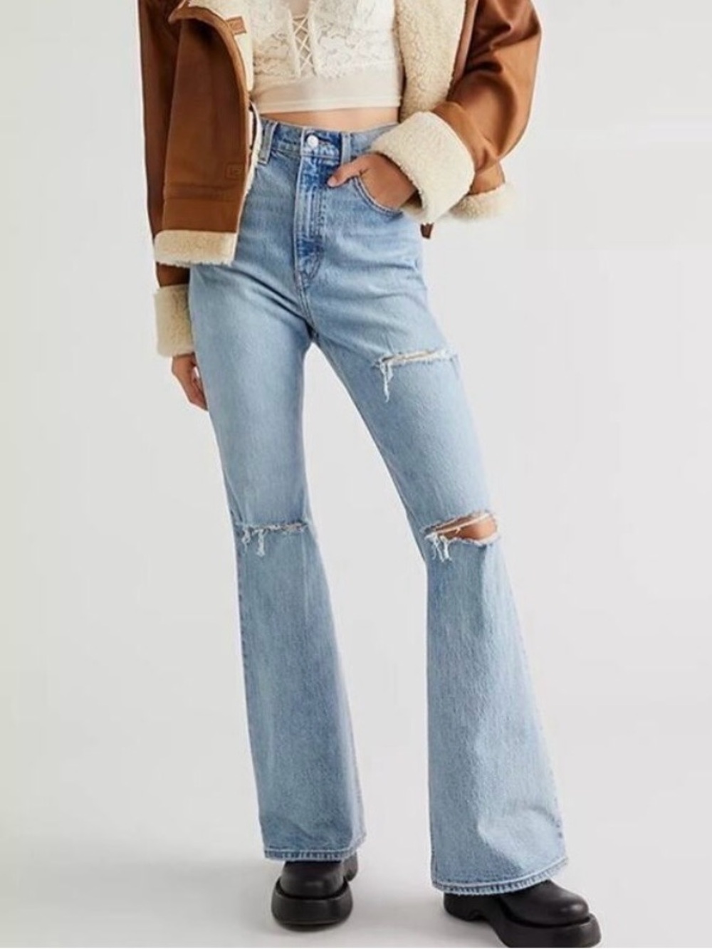 Levi’s Premium 70s High Flare Jeans 26 Light Wash Distressed Denim
